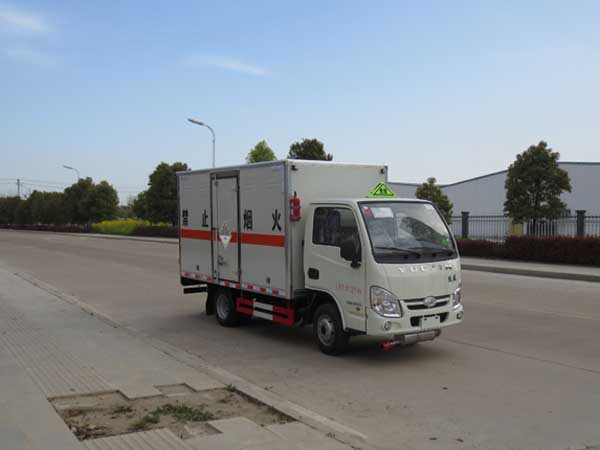 蓝牌跃进厢长3.4米杂项危险物品厢式运输车
