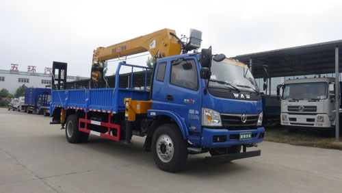 飞碟厢长4.7-5.8米5-6.3吨随车吊