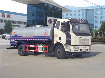 解放14吨园林绿化洒水车