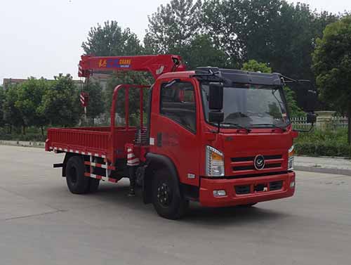 嘉龙厢长3.2米0.7吨吊随车起重运输车